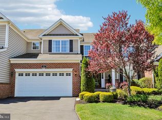 112 Sarazen Dr, Moorestown, NJ 08057