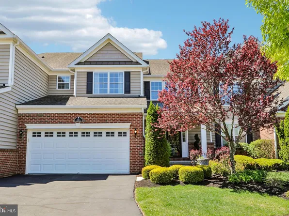 112 Sarazen Dr, Moorestown, NJ 08057