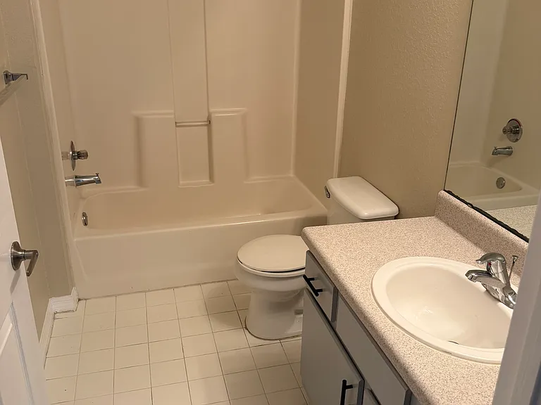 5475 Vineland Rd #8313 — Photo 36