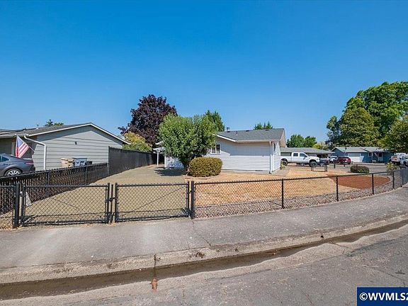2nd image of 3623 Jefferson Pl SE
