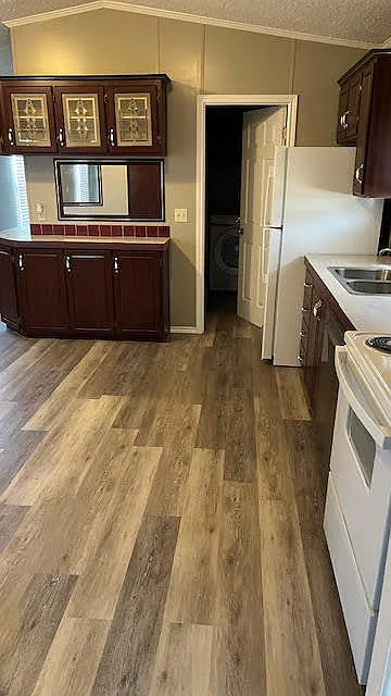 3 bed, 2.0 bath, 1280 sqft, $1,850 — Photo 4