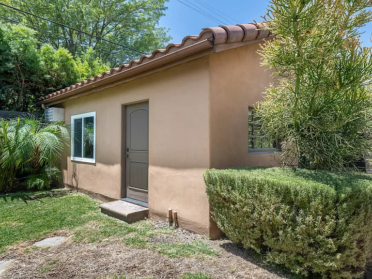 Flex Space Exterior