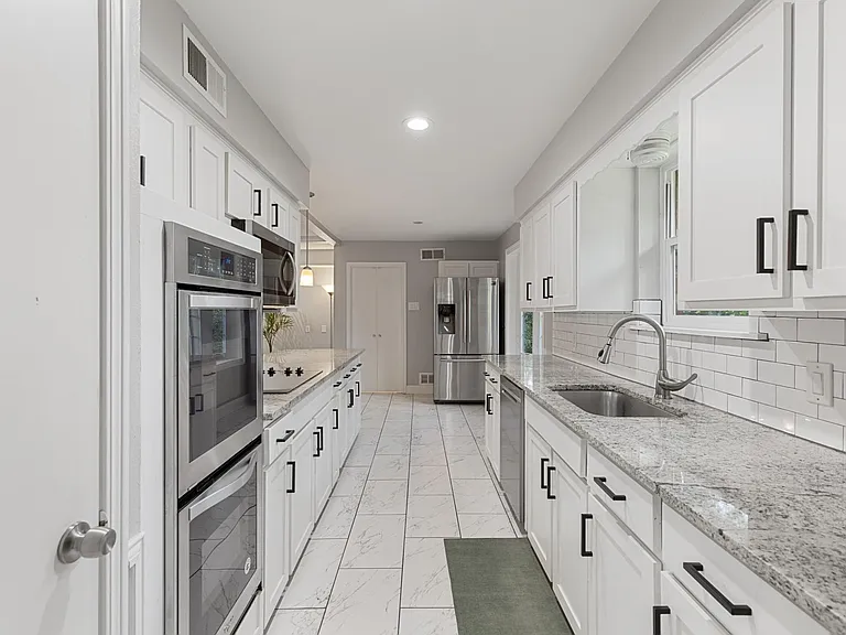 3107 Dorrington Dr — Photo 7