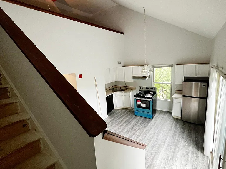 58 E Oakland Ave #6 — Photo 3