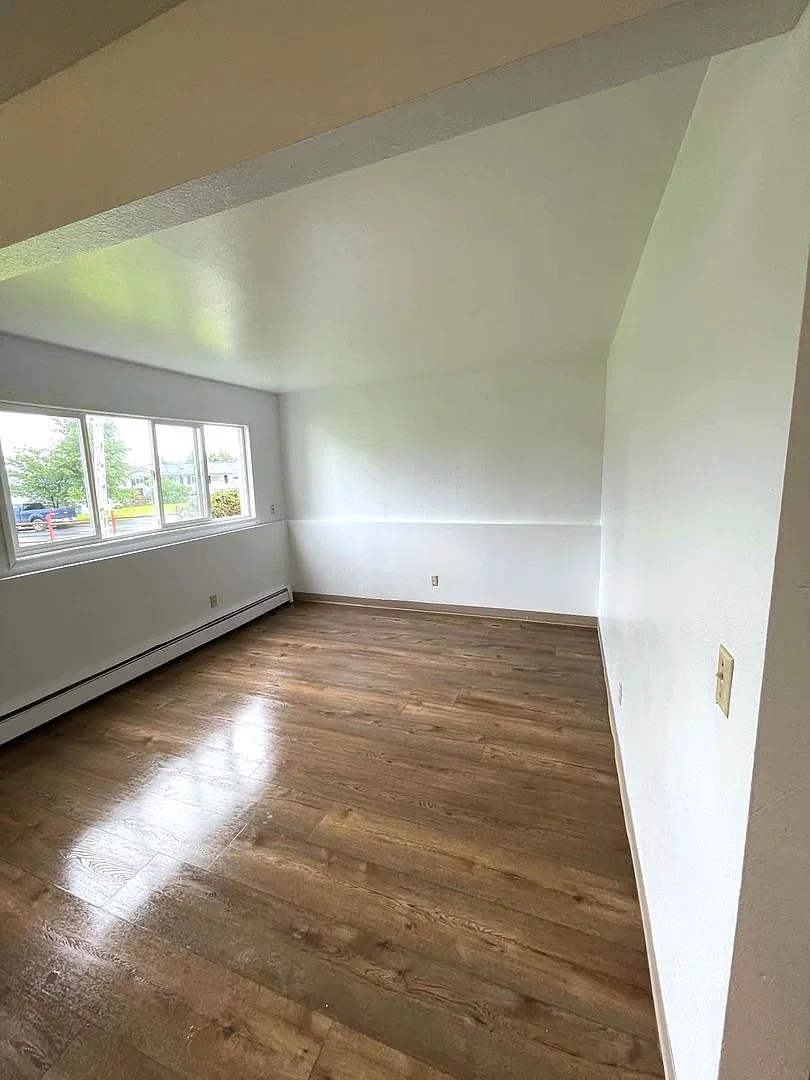 1220 Purtov Street — Photo 3