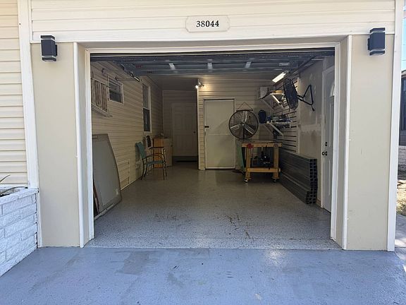 3rd image of 38044 Wren Rd