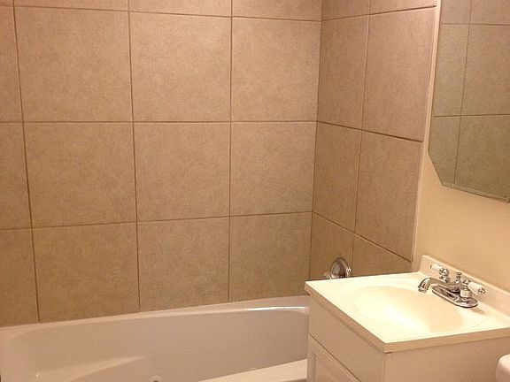 2nd image of 1103 Washington Blvd APT 1W