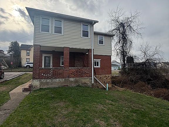 4th image of 315 2nd Blvd