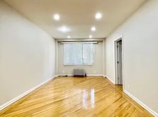 1793 E 17th St #1R, Brooklyn, NY 11229