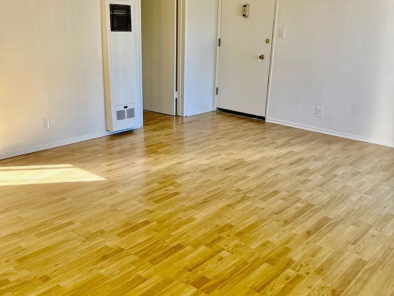 1411 N Fairfax Ave — Photo 5
