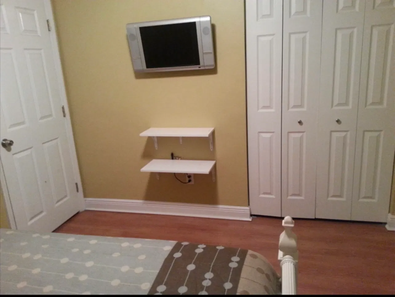 3 bed, 1000 sqft, $1,000 — Photo 2
