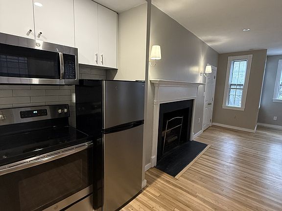 2nd image of 84 Phillips St #2