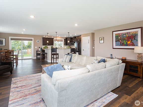 3rd image of 41 Victoria View Street