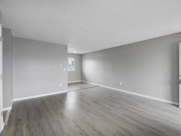 South Pacific Apartments — Photo 56