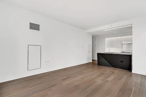 Rented by CORE | media 5