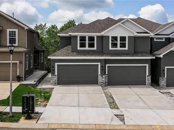 12372 S Prairie Creek Rd, Olathe, KS 66061