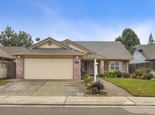 410 Sparrow Ln, Lodi, CA 95240