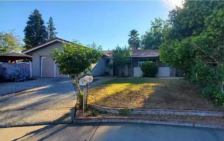 7085 Lynnetree Way photo 1