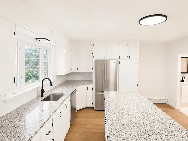 107 Franklin St #1 — Photo 2