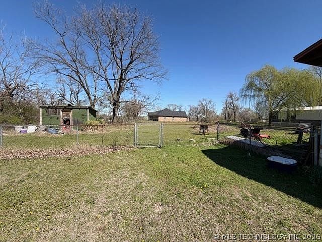 2nd image of 510 E Willow St