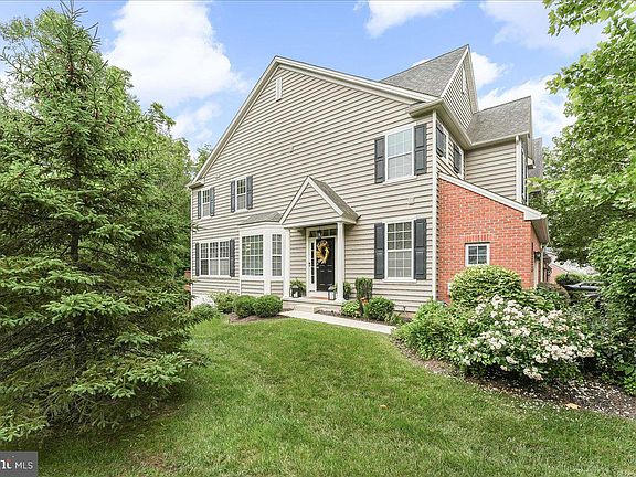 2nd image of 240 Deepdale Dr #41