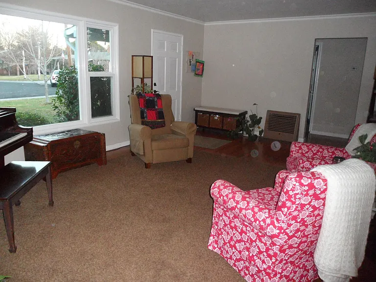 809 Neal Dow Ave — Photo 5