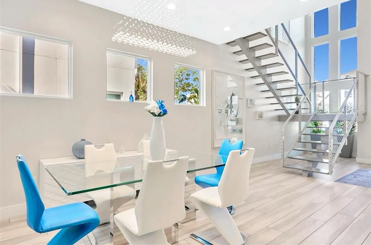 2706 W Trilby Ave — Photo 4