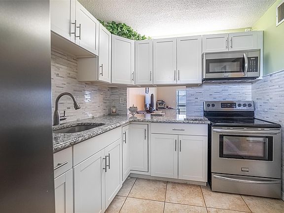 3rd image of 2721 Garden Drive #310