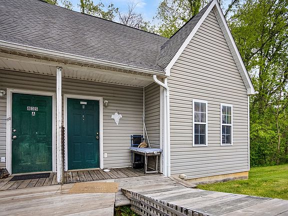 3rd image of 855 Meadowbrook Dr #A & B