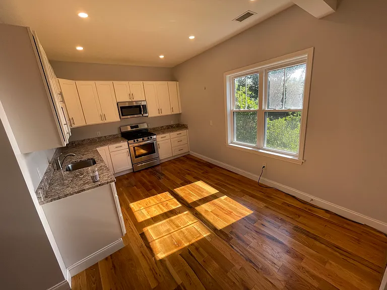 1684 N Shore Rd #2 — Photo 3