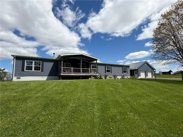 137 Poverty Ln, New Berlin, NY 13411