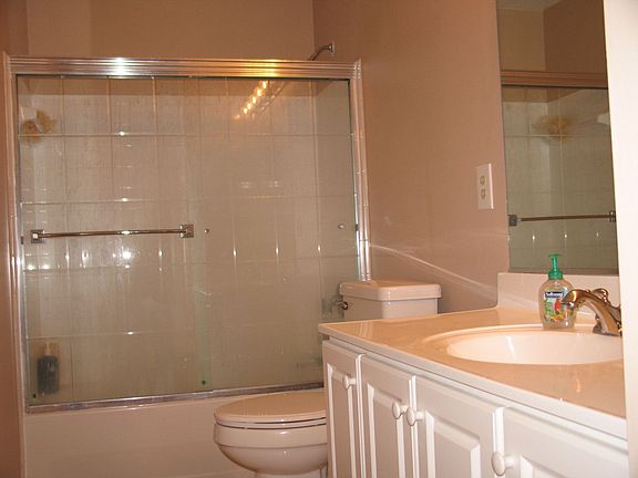 Full Hall Bath