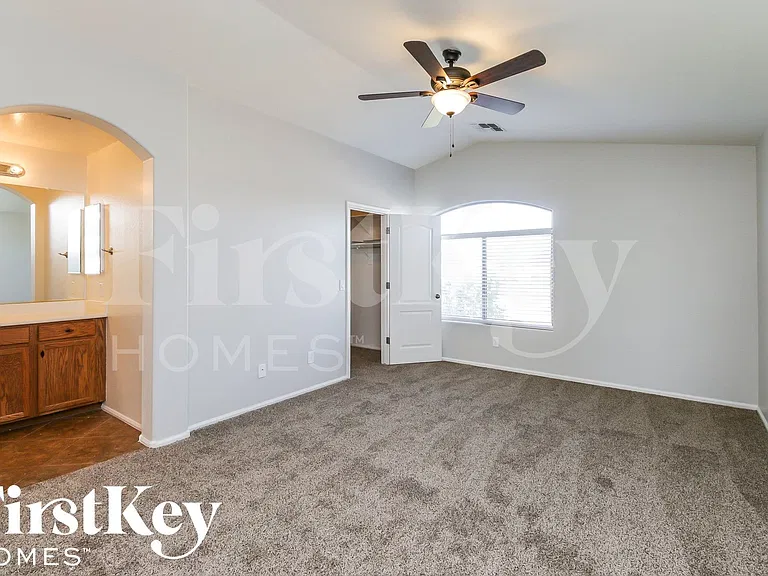 38240 N Sandy Dr — Photo 8