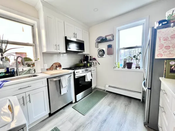 258 Devoe Street image 1 of 11