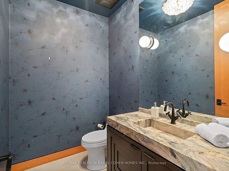 58 Timberlane Dr — Photo 17
