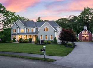 32 Stable Way, Holliston, MA 02053