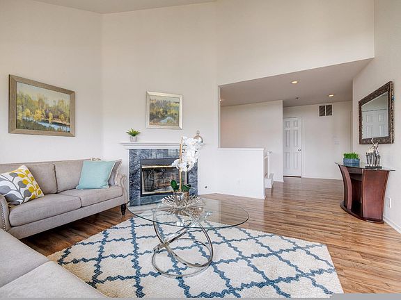 4th image of 391 Barbara Ln