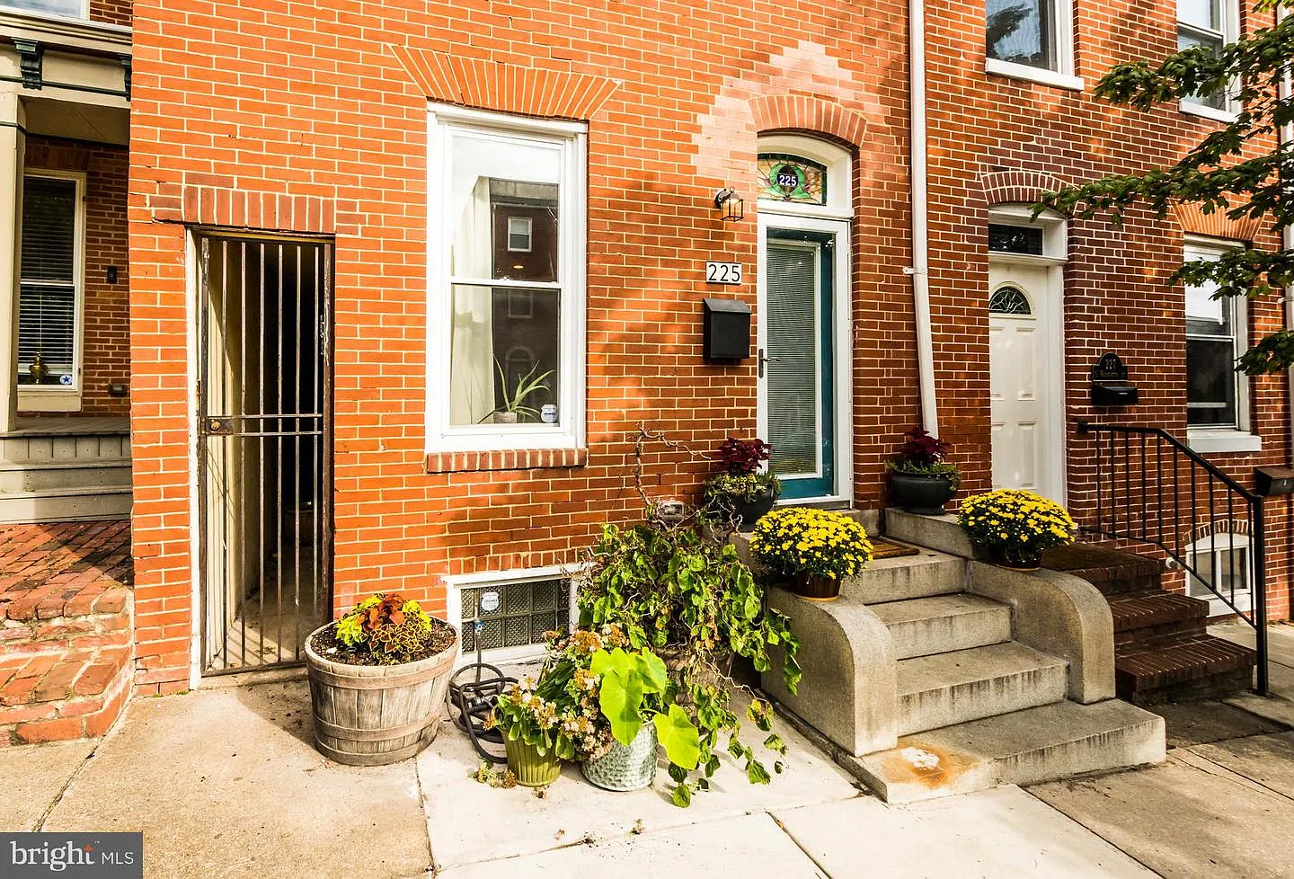 225 S Washington St photo 1