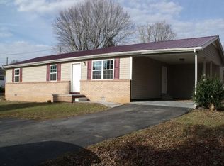 218 Henderson Dr, Madisonville, TN 37354