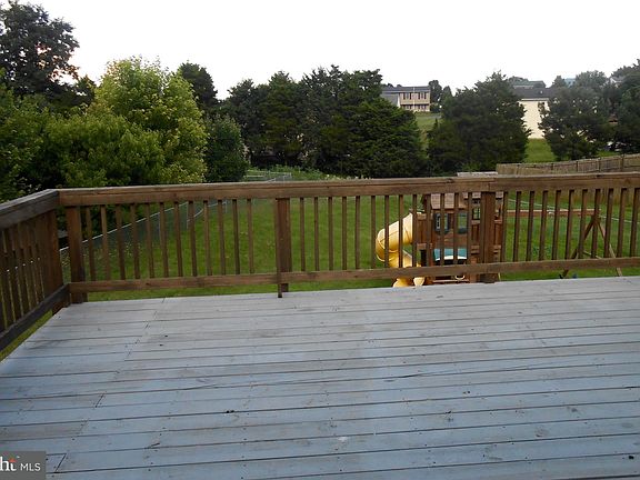 4th image of 273 Wise Ave