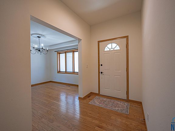 3rd image of 4901 Singing Hills Blvd