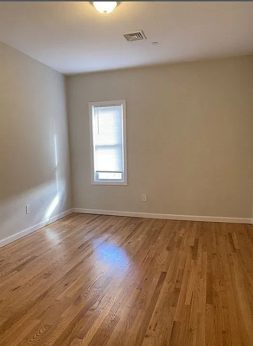 3 bed, 1100 sqft, $3,200 — Photo 4