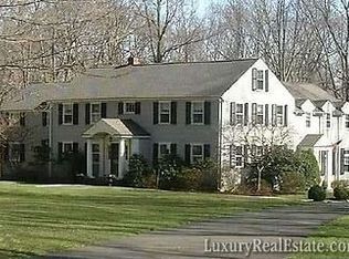 380 Michigan Rd, New Canaan, CT 06840