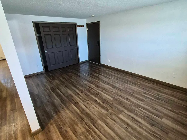404 E 4th St #2 — Photo 5