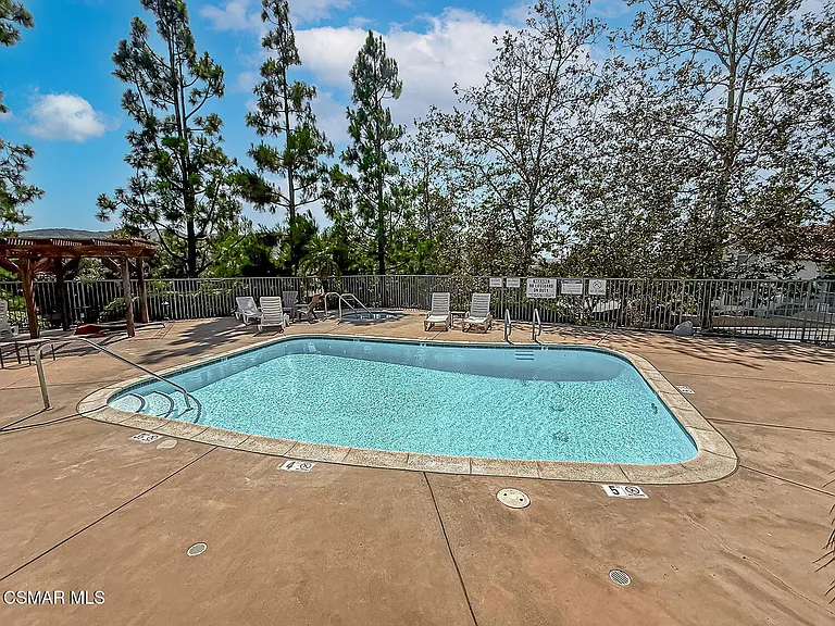 391 Westlake Vista Ln — Photo 42