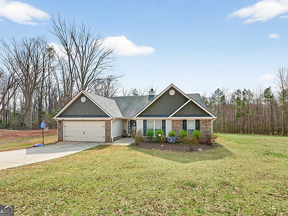 4th image of 225 Tyler Way