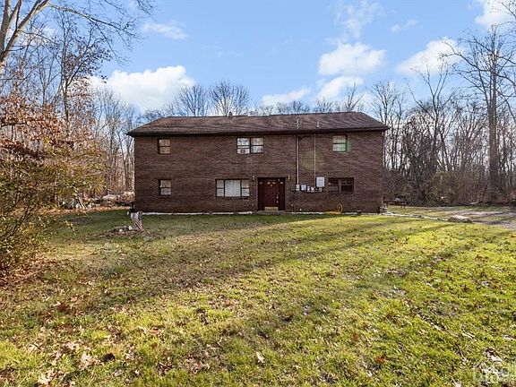 3rd image of 396 Spotswood Gravel Hill Rd