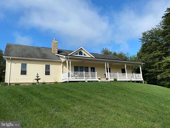 3rd image of 96 Woodbrier Ln