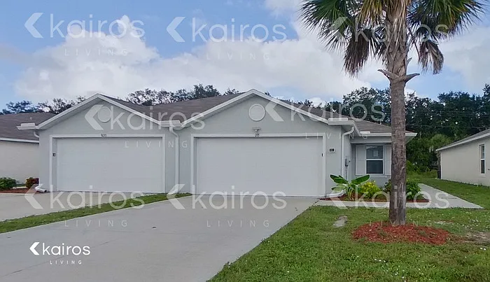 3 bed, 2.0 bath, 1400 sqft, $1,574 — Photo 1