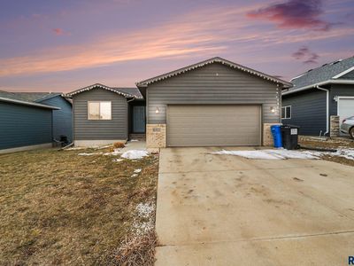 6321 N Seubert Ave, Sioux Falls, SD, 57104